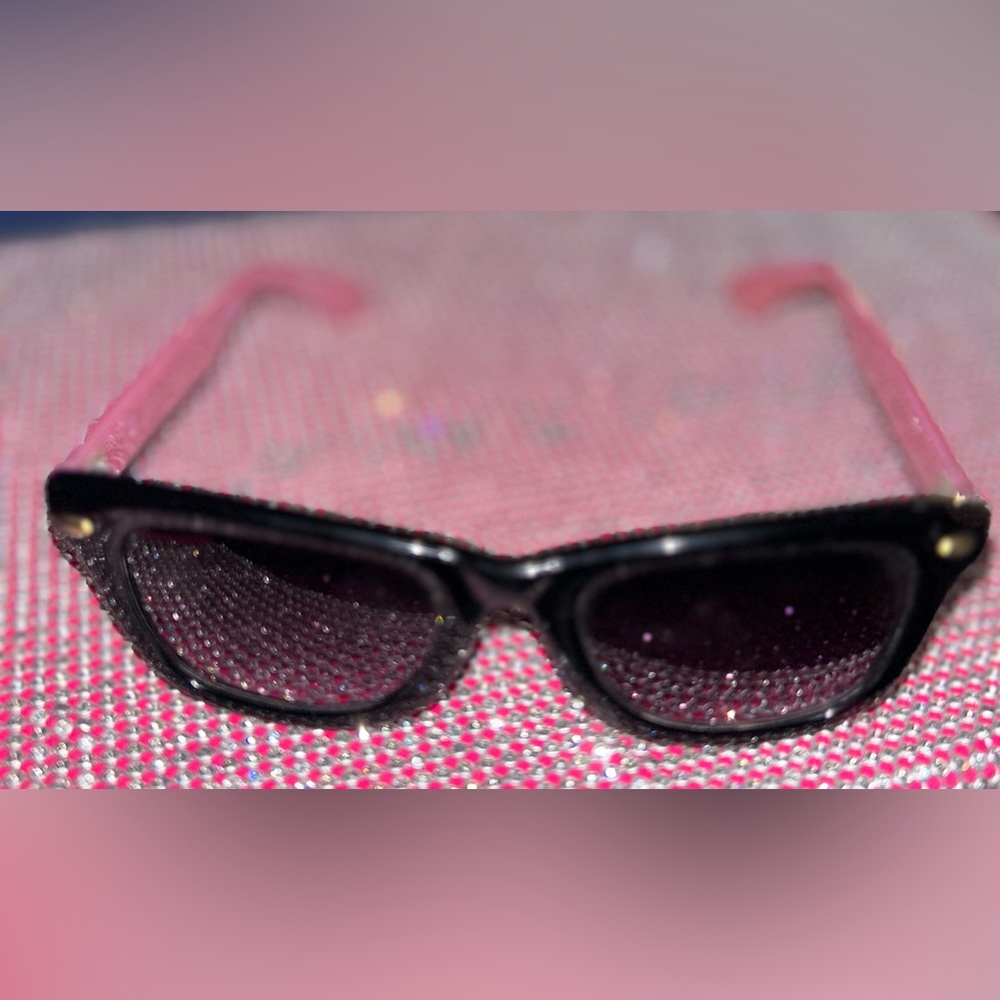 Betsey Johnson Classic sunglasses black pink rayban style frames vintage heart - Picture 6 of 10